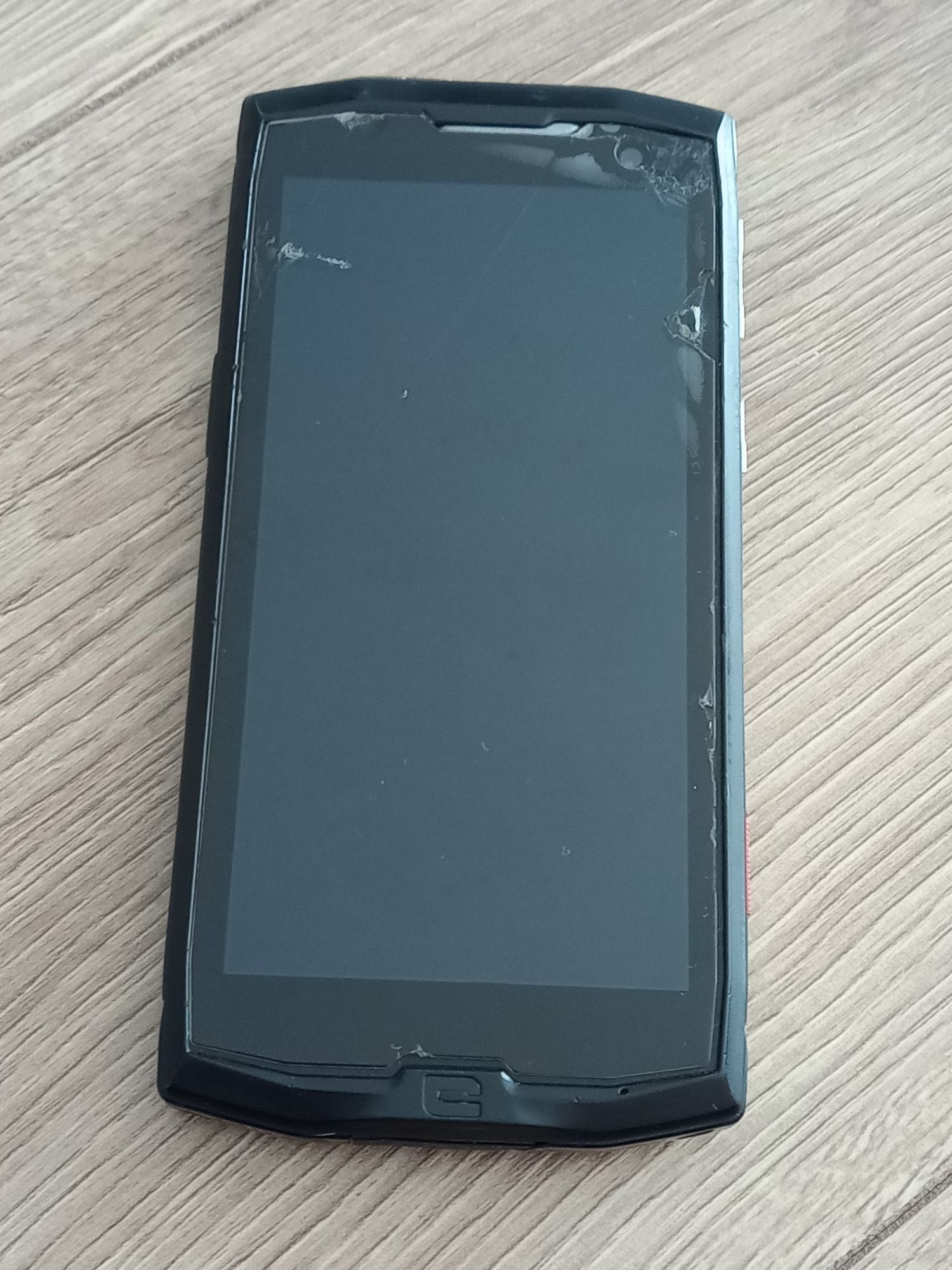 Smartfon Crosscall Core M4 uszkodzony