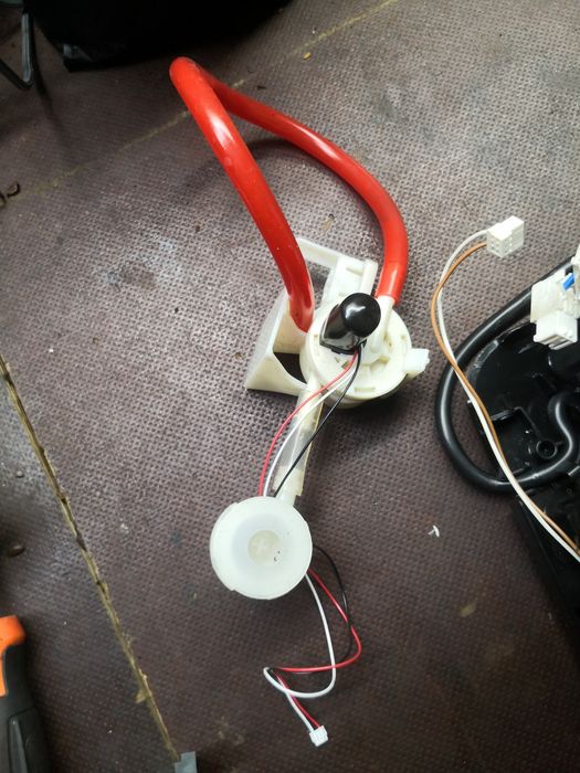 Продам  кавоварку по запчастини bosch vero cup 100