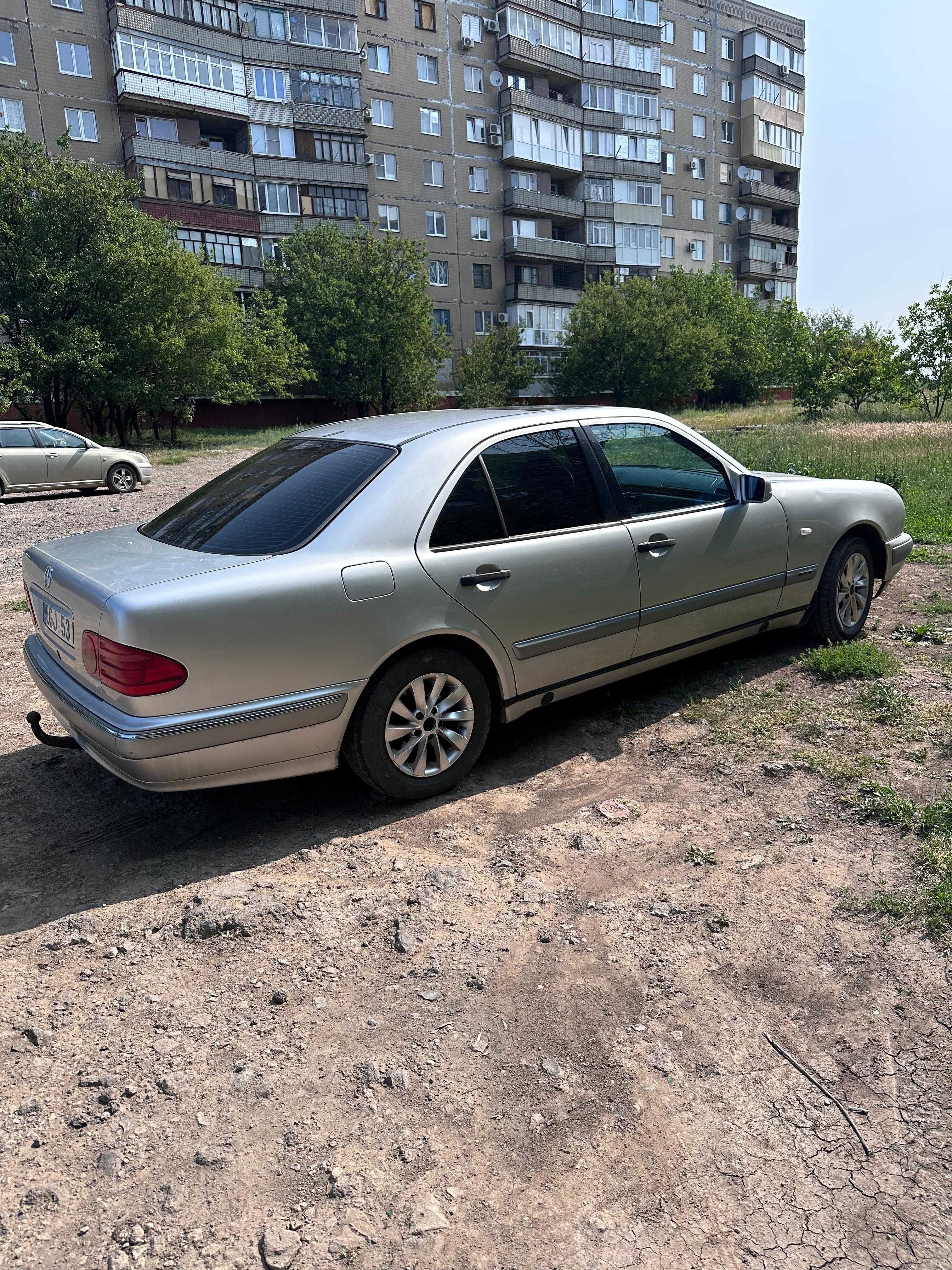 Mercedes Benz W210 E220