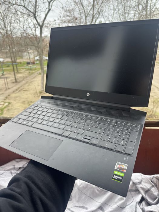 Ноутбук хп 1650 на 512 гб