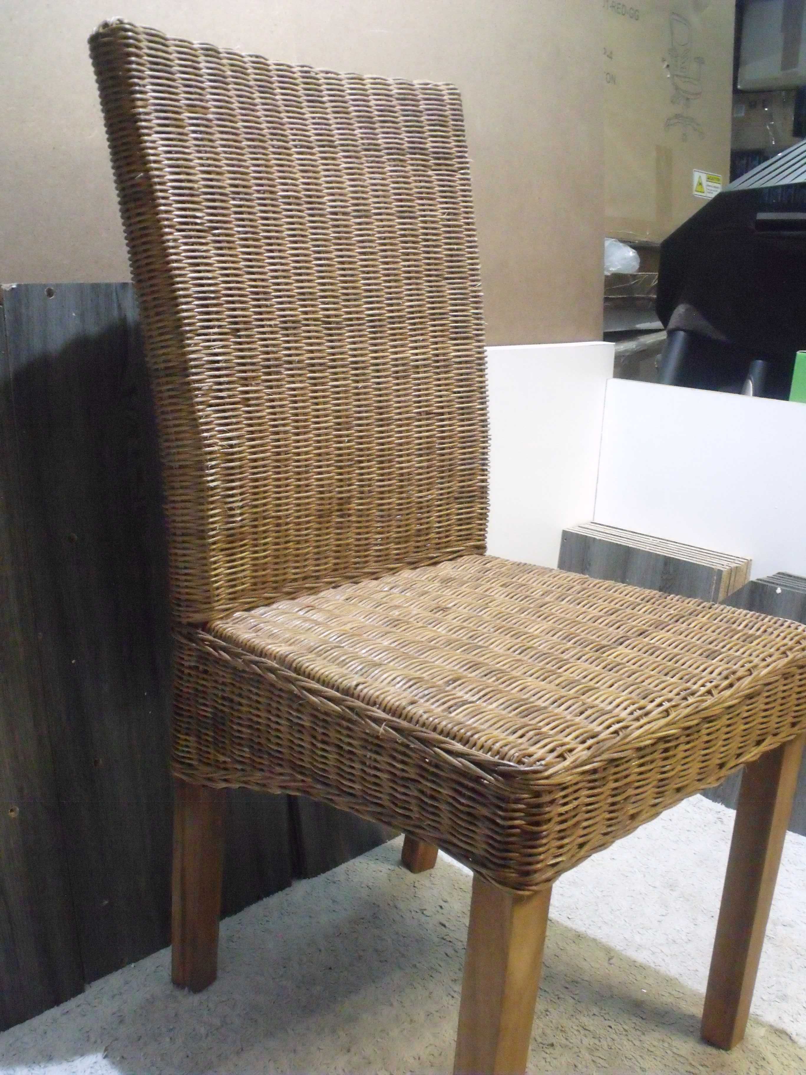 Krzesło z rattanu naturalnego wikliny i drewna, drewniane nogi