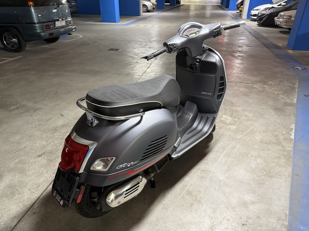 Vespa GTS oryginalny lakier 125 model 2023