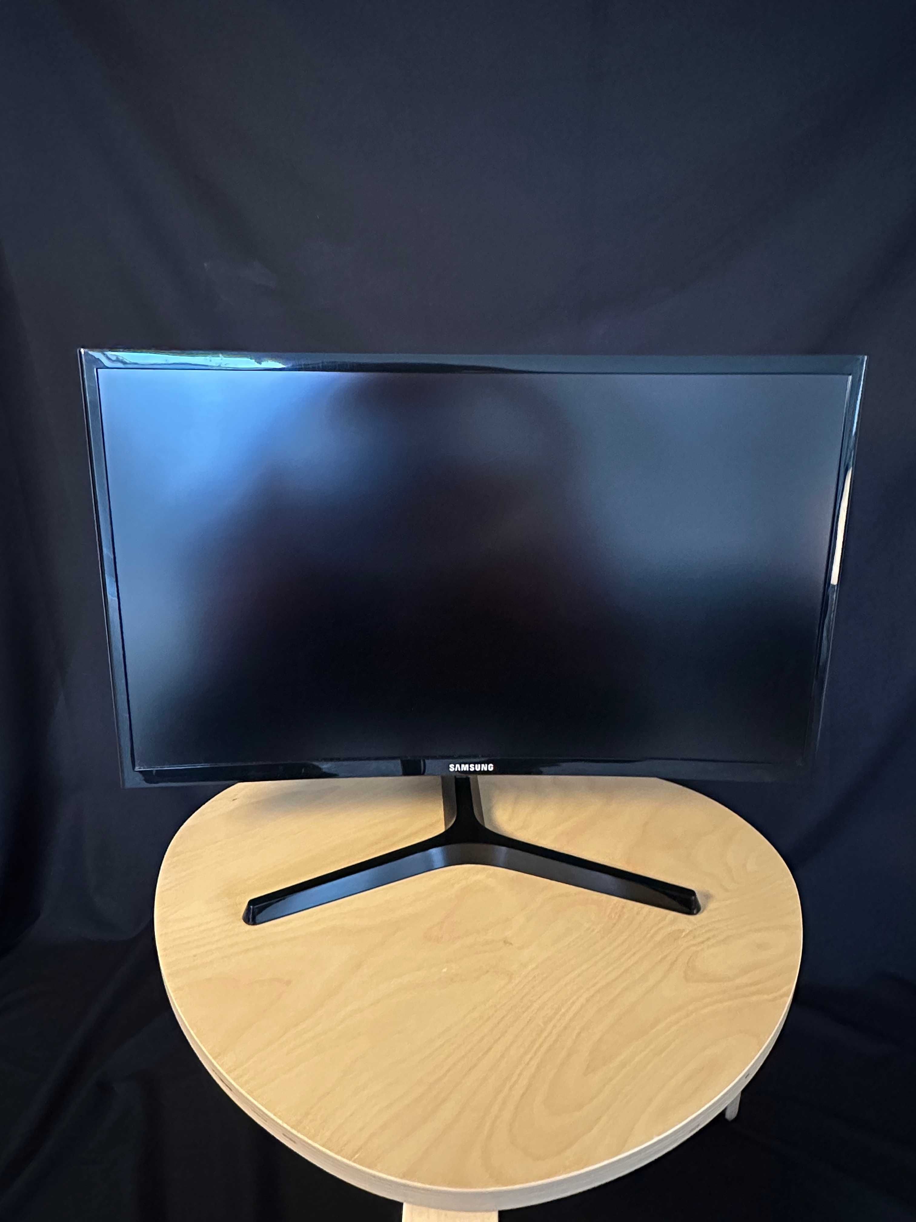 Monitor Samsung C24F396FHU – Zakrzywiony ekran 24”