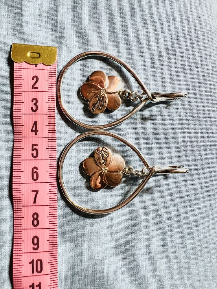 Сережки фірми Guess
