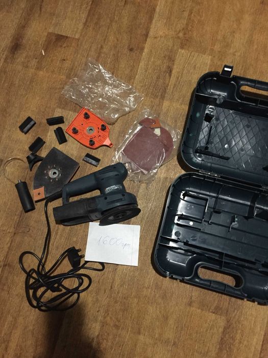 BLACK & DECKER KA230E орбітальна шліфмашинка