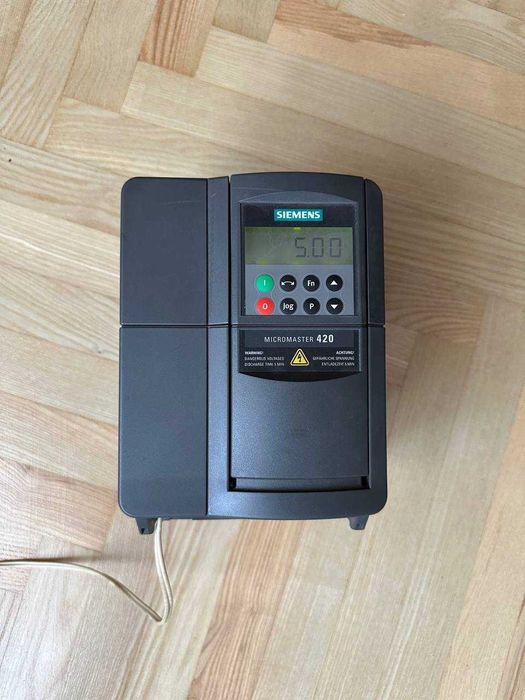 Перетворювач частоти Siemens Micromaster 420 2.2кВт 6SE6420-2AB22-2BA1