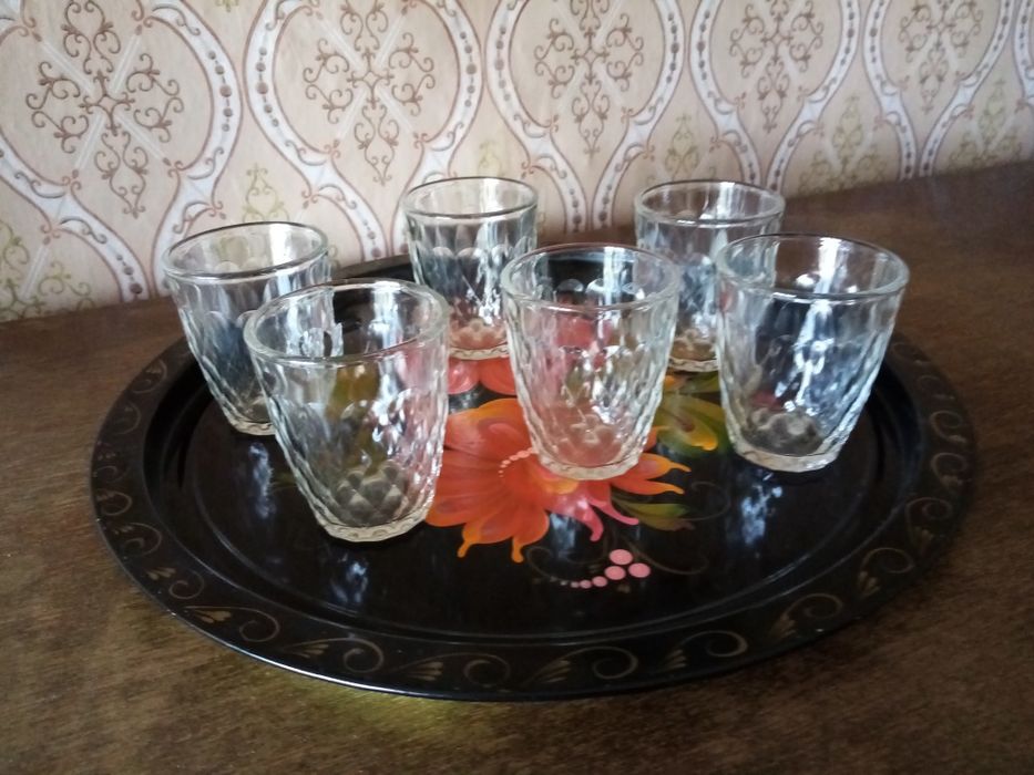 Чашки, кружки, стаканы, рюмки. Посуда для напитков.