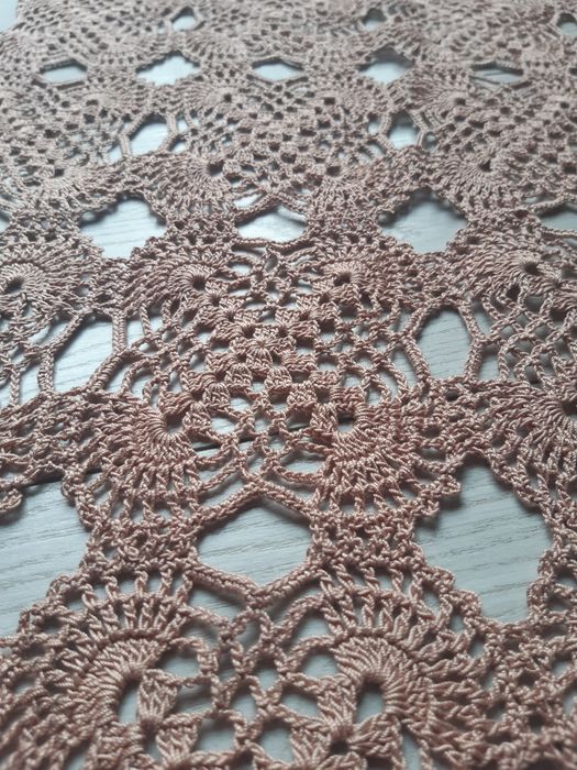 Szydełkowa serweta/bieżnik kolor koniakowy