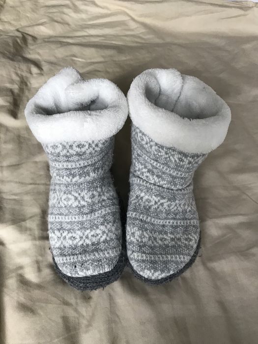 Okazja.Buciki ,skarpetki cieplutkie 22/23