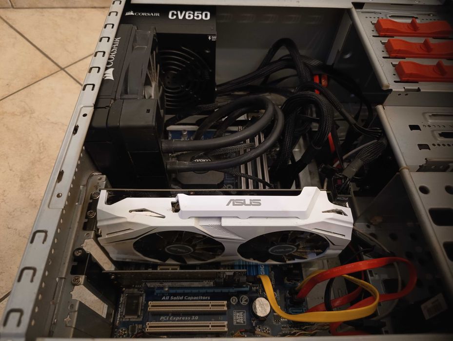 Sprzedam Komputer Gamingowy (rezerwacja)