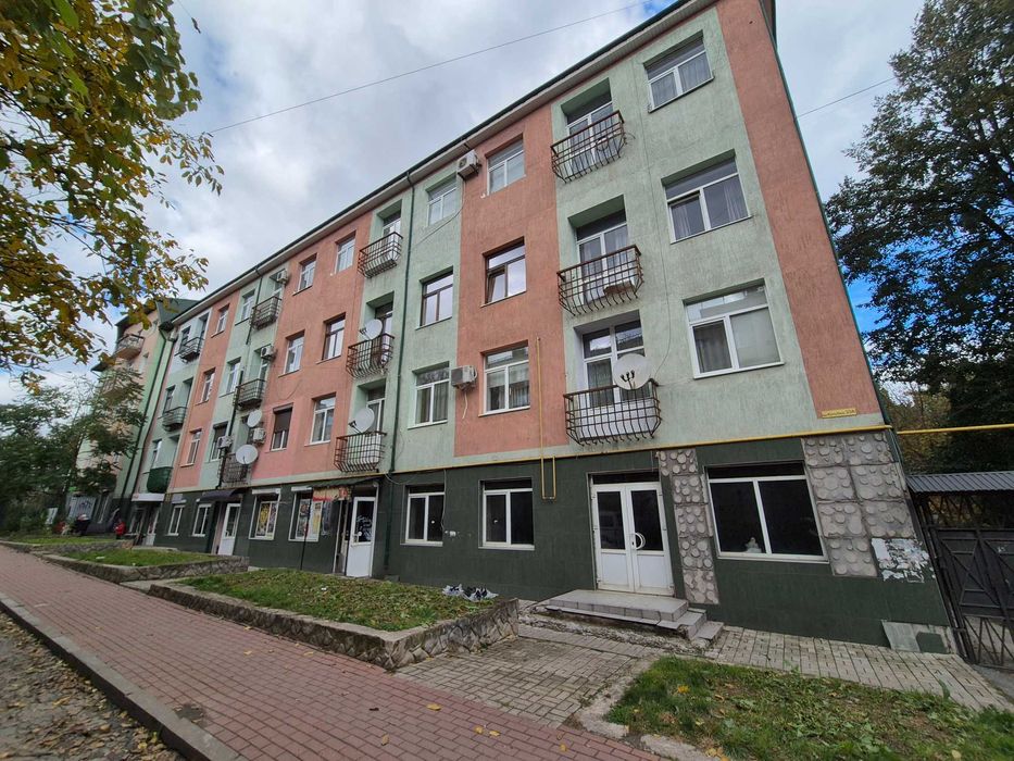 Продається комерційне приміщення 100м2 вул.Кочубея 33 А