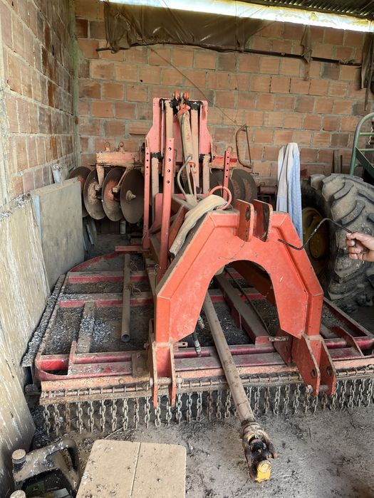 Trator agricola e alfaias agricolas