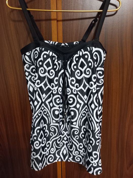 Купальники на обхват грудей 120 , 100