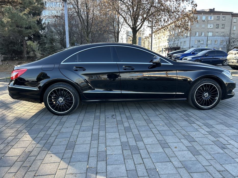 Mercedes-Benz CLS-Class целый не мотанный
