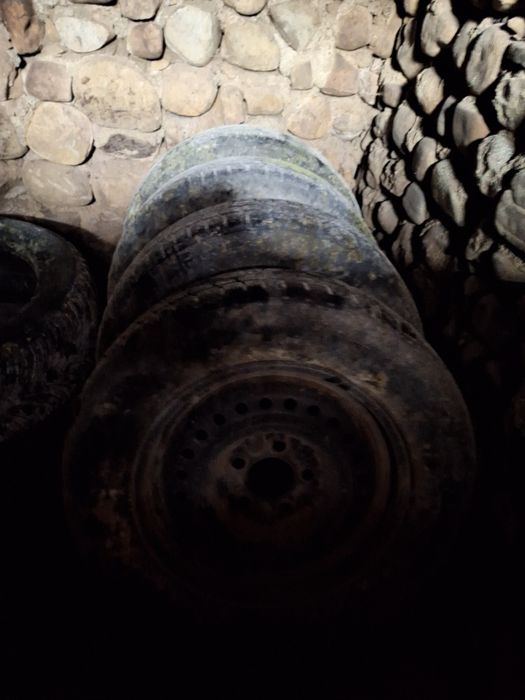 Продам 4 стальних диски тойота r15