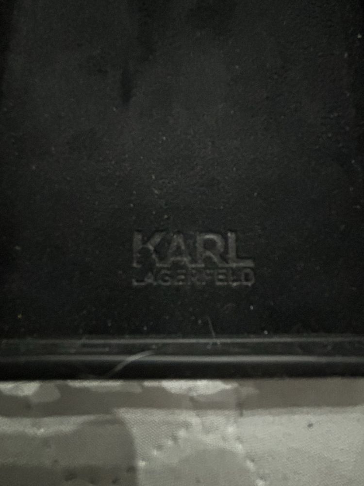 Capa Karl Lagerfeld para Samsung S22 Ultra