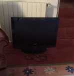 TV com pouco uso avariada