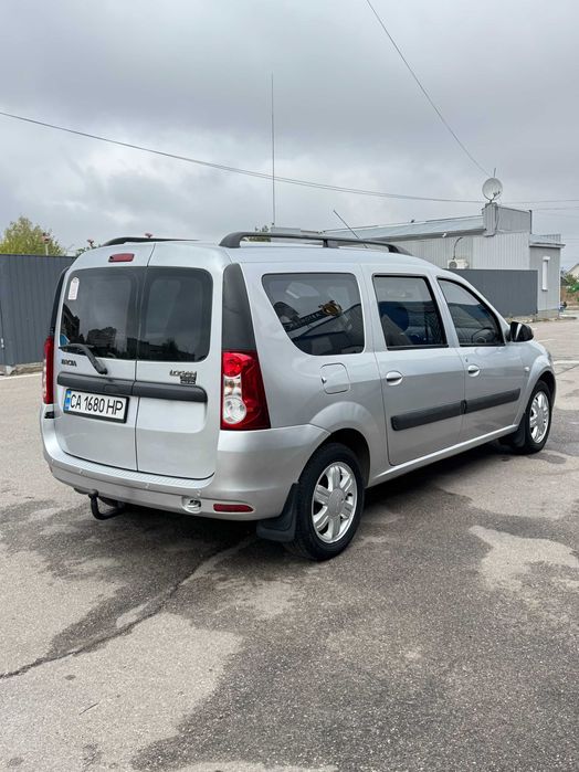 Dacia Logan 1.6 ГБО 2010 пасажир обслужений