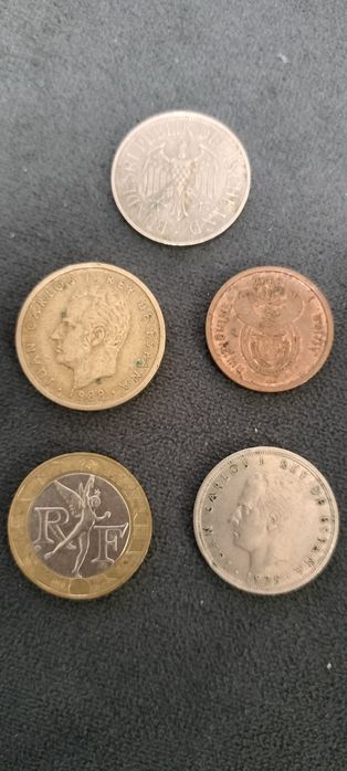 5 moedas estrangeiras