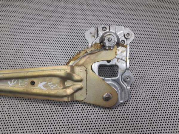 Elevador vidros trás esquerdo TOYOTA Yaris (_P9_)