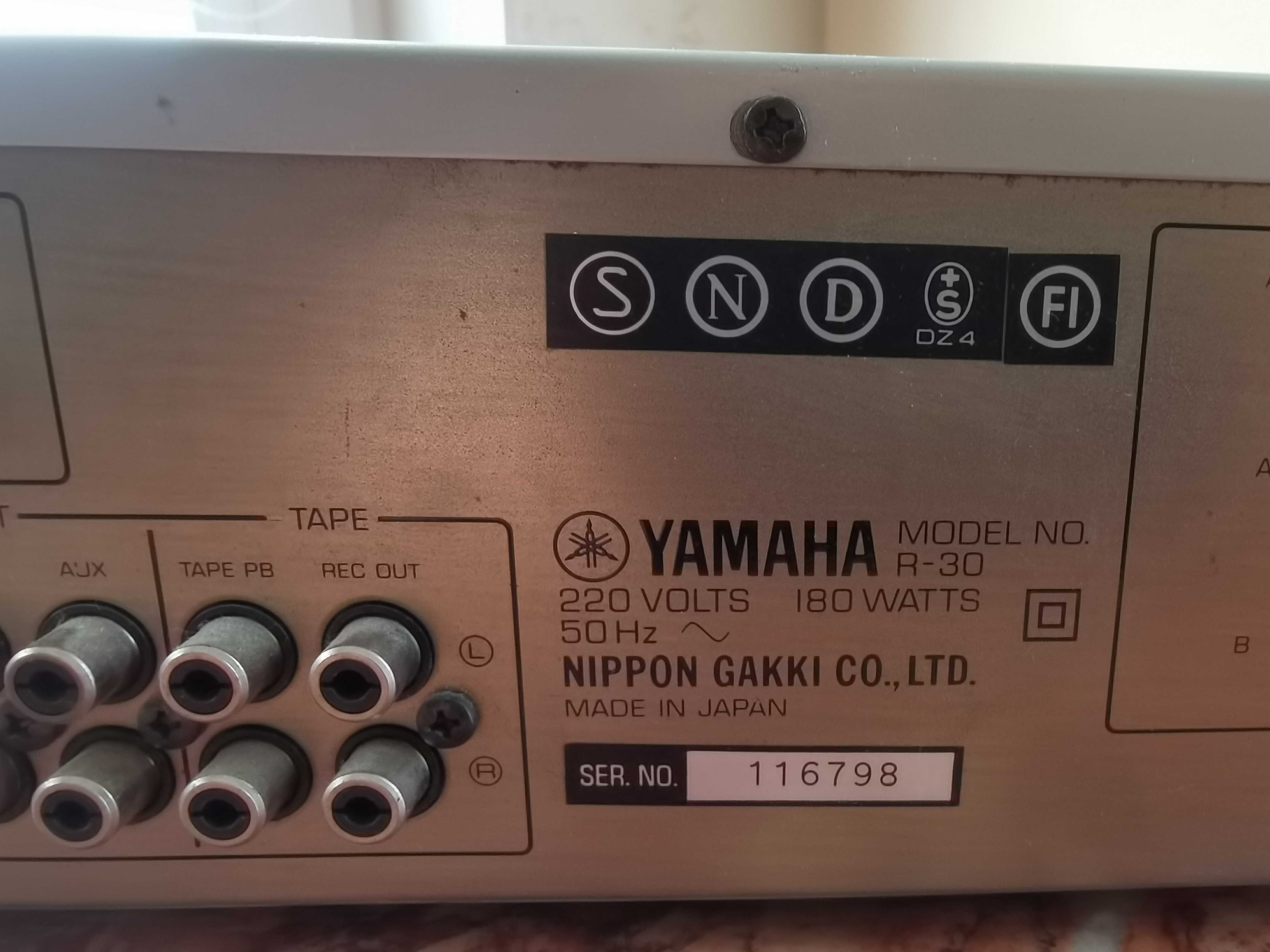 Wzmacniacz YAMAHA MODEL R30