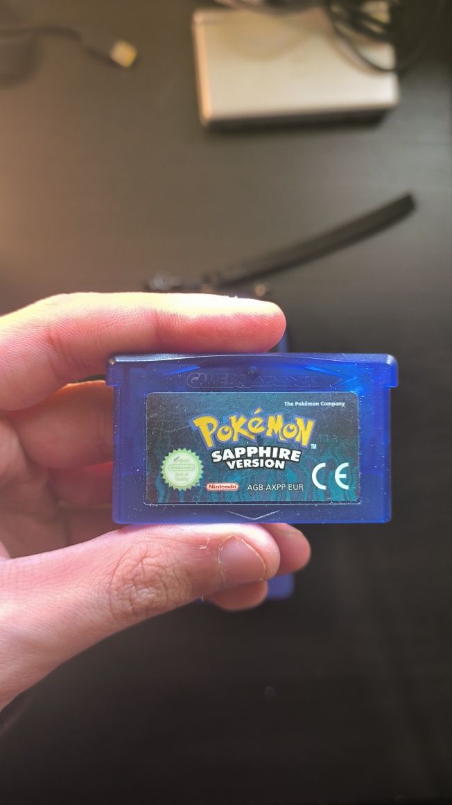 Gameboy edição Pokémon sapphire