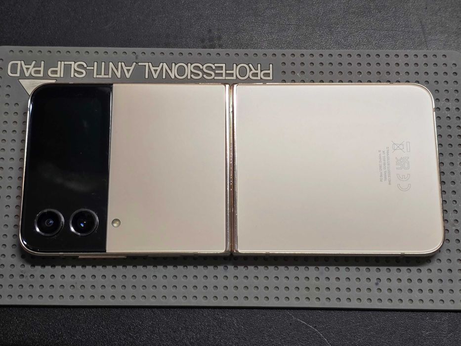 Używany - Samsung Galaxy Z Flip 4 128GB Złoty - GSM Baranowo