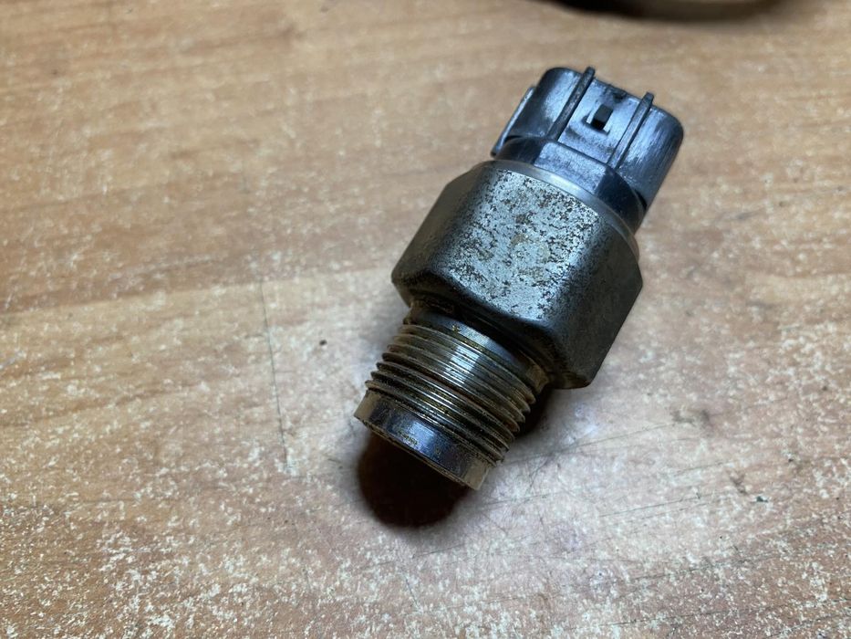 Датчик паливної рампи тойота авенсіс т25 2.2 дкат