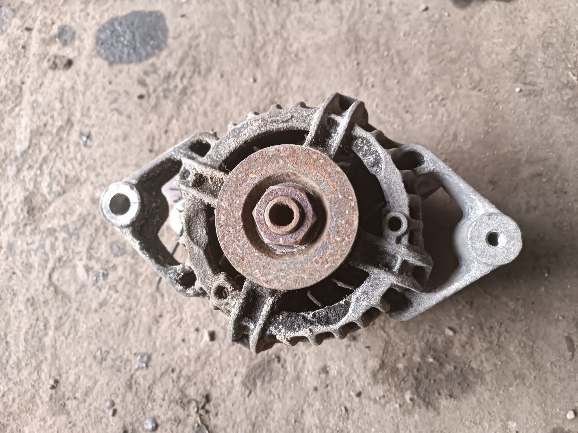 Opel Astra G 1.7 TD alternator 0124.225.009 wąski pasek
