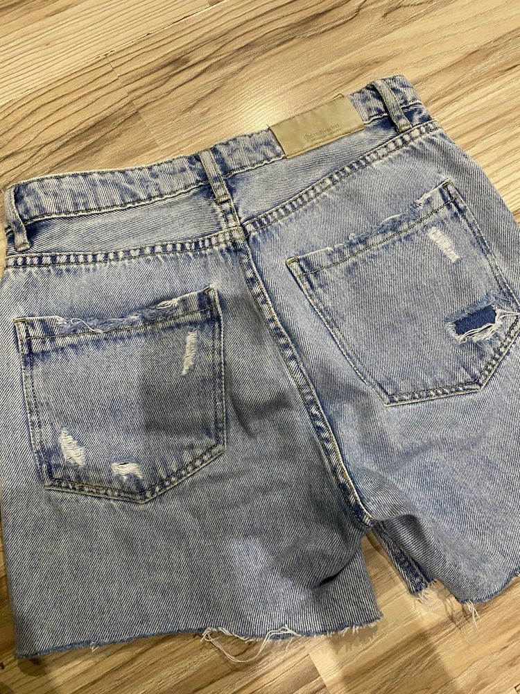 Лот шортів 4 пари, zara, stradivarius, cropp, house