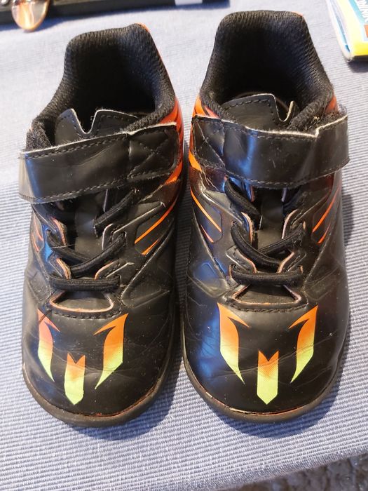 Sportowe halówki Adidas rozm.24