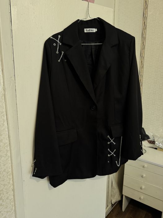 Черный пиджак оверсайз
