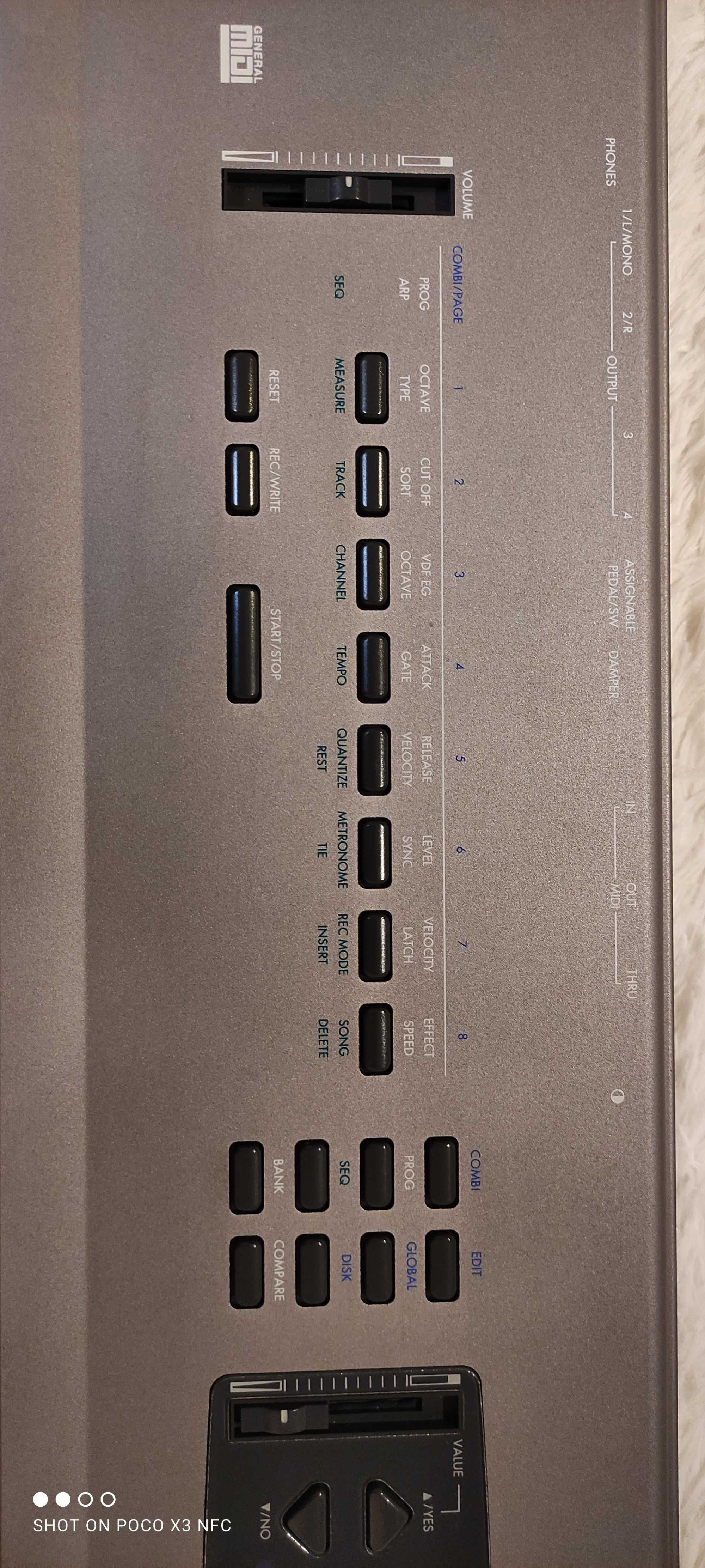 Korg N264 Syntyzator