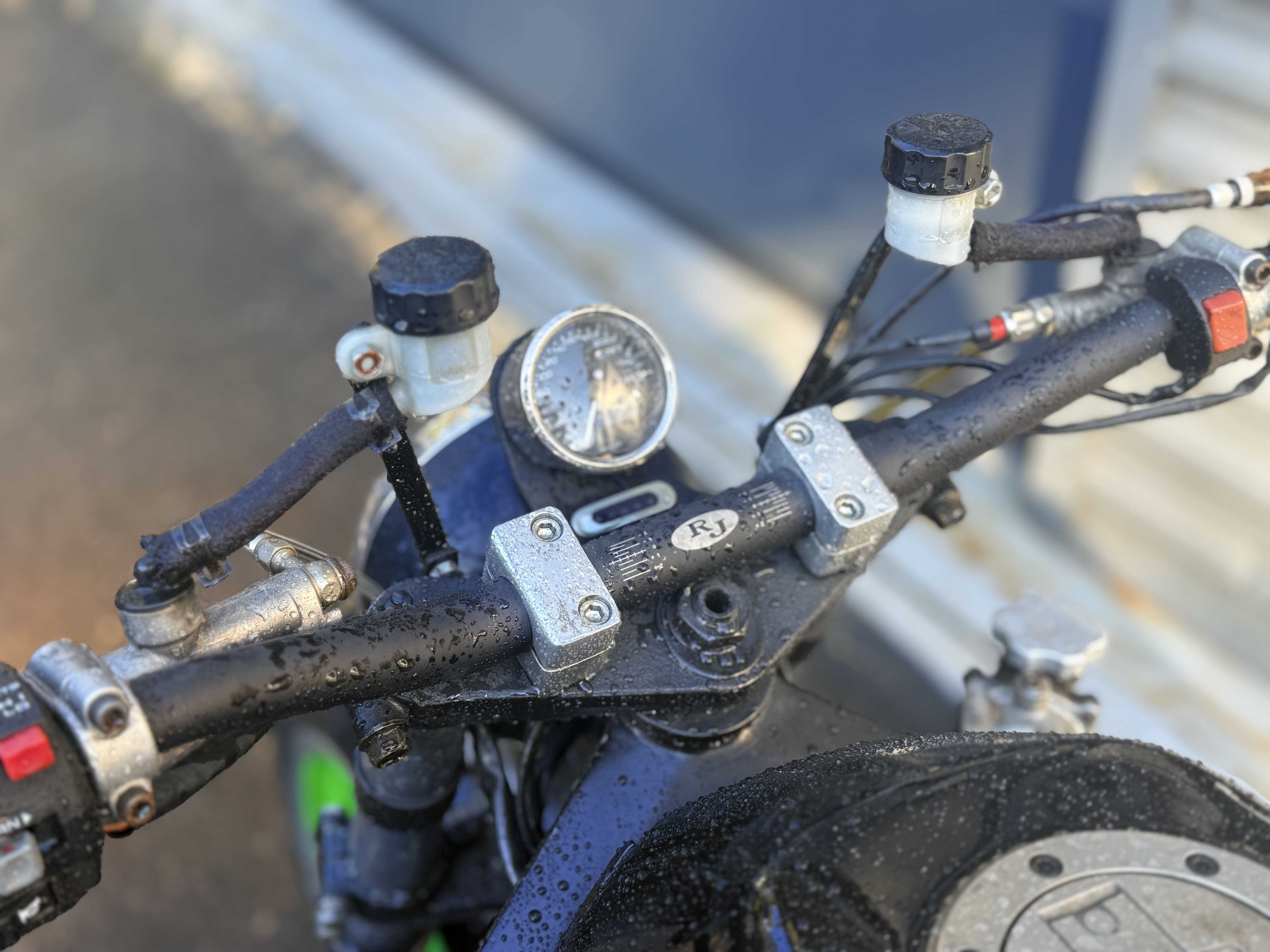 Kawasaki GPZ 1000 PERSONALIZADA