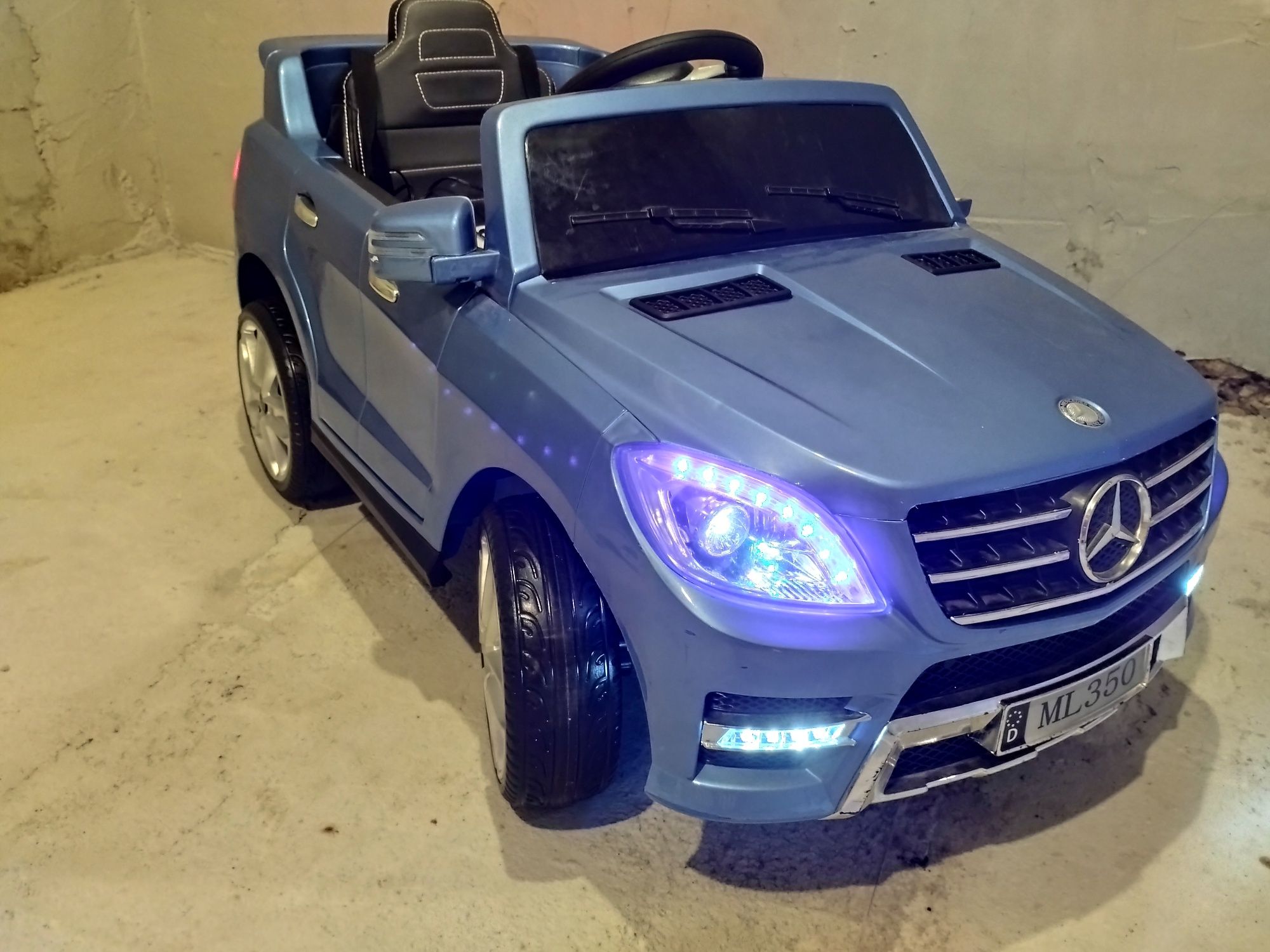 автомобіль  дитячій в продажі