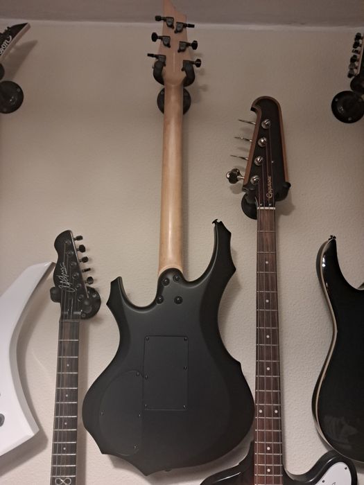 Guitarra elétrica LTD F200