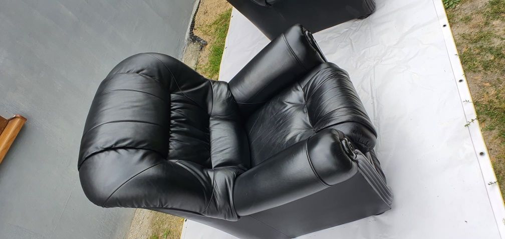 Sofa- czarny komplet, bardzo wygodne
