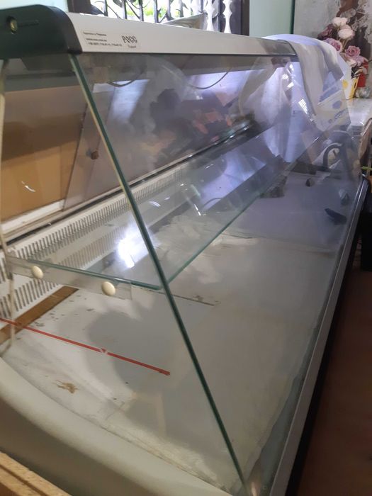 Холодильна вітрина