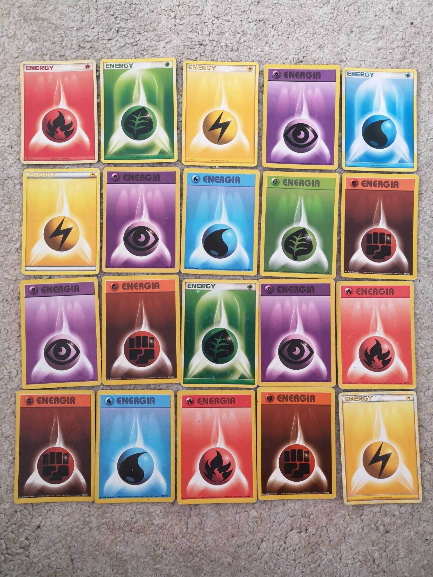30 cartas Pokémon HOLO/REVERSE HOLO + 20 cartas de energia