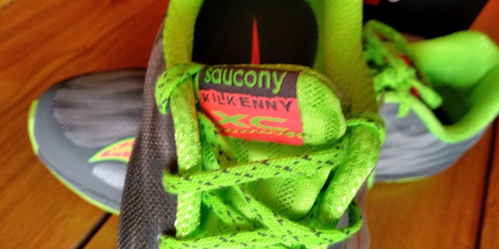 Женские кроссовки SAUCONY RACING