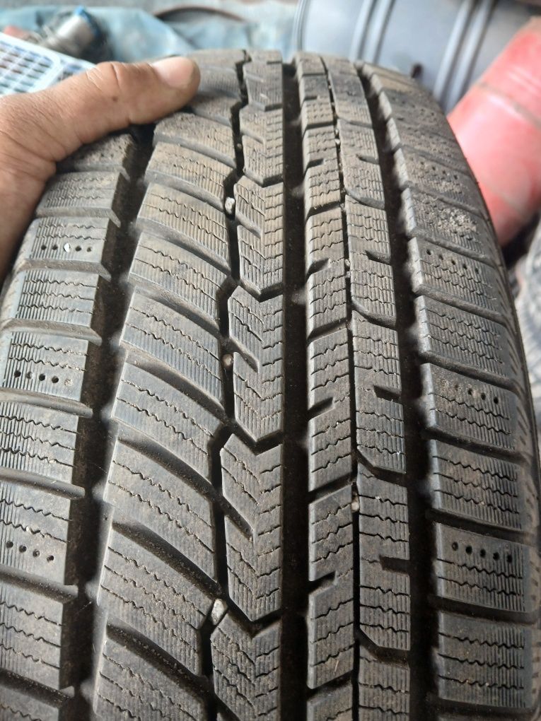 Komplet opon zimowych 185/65 R15