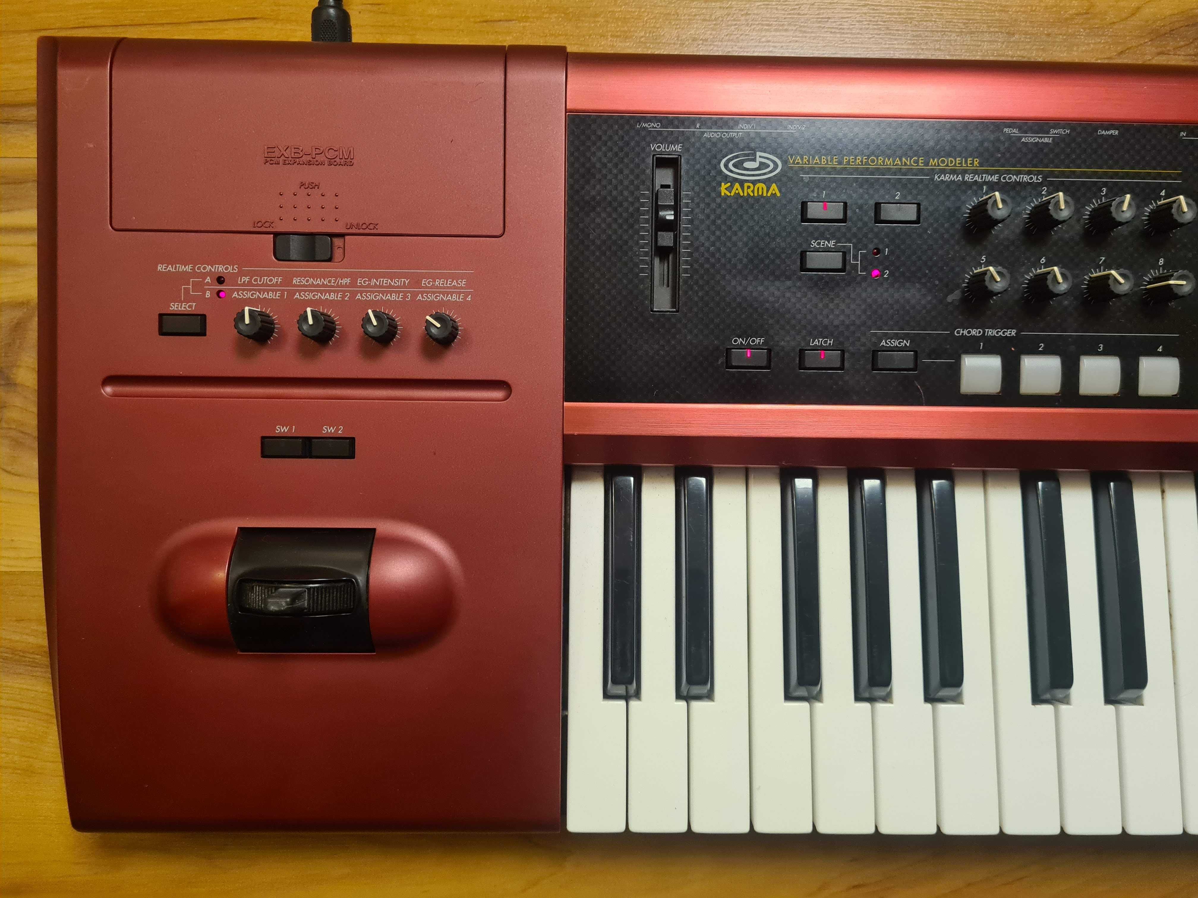 Korg Karma + rozszerzenie EXB-PCM04 Dance Extreme!