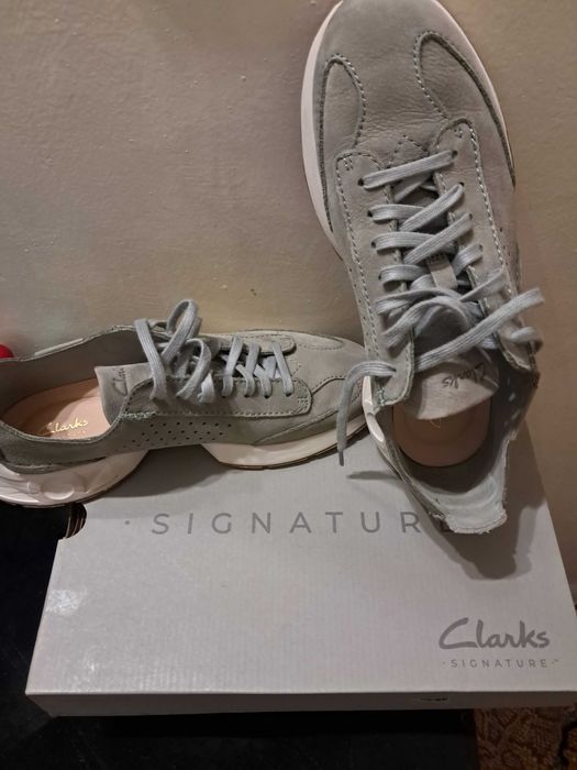 Кросівки  жіночі