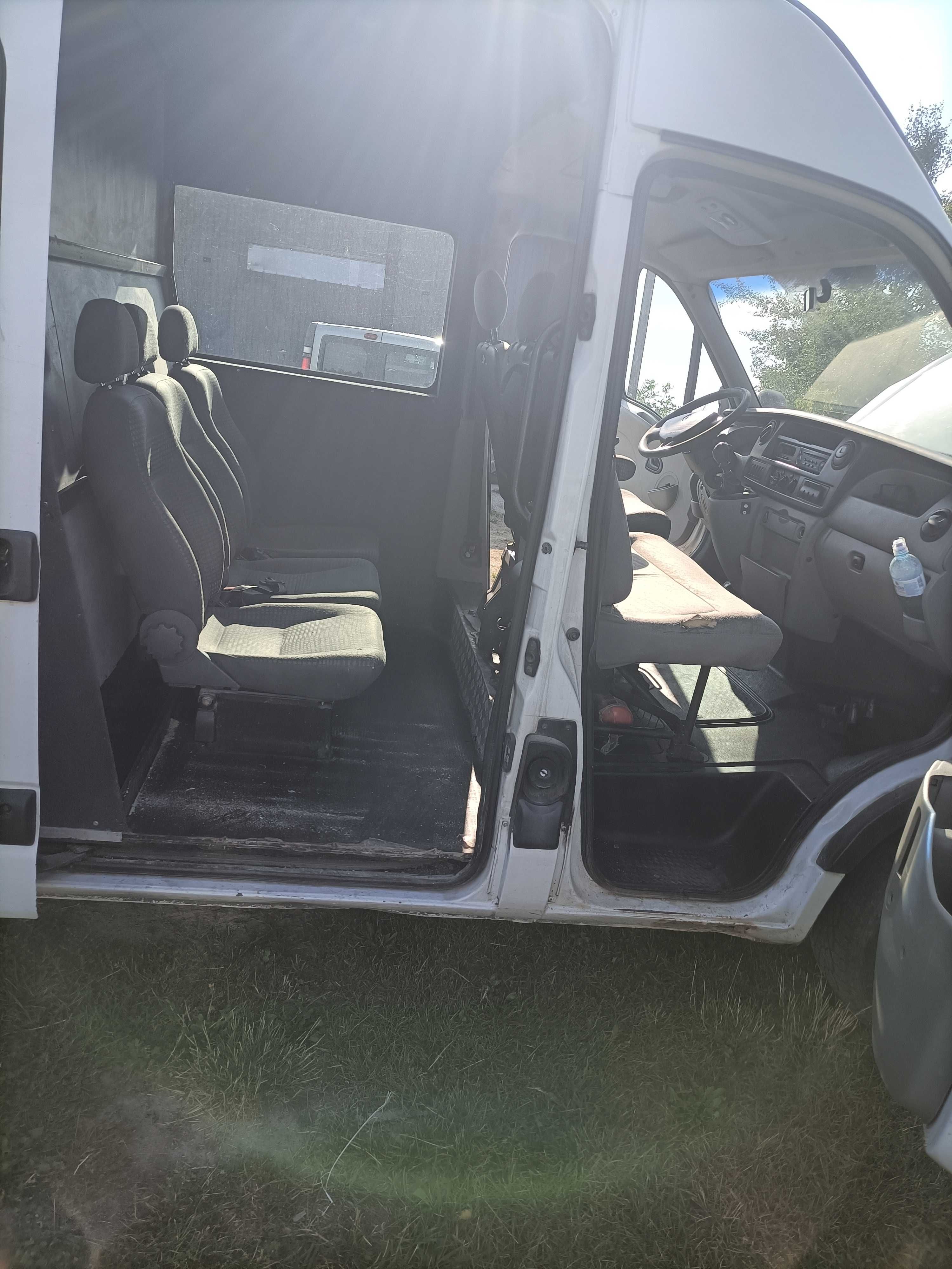 Renault Master uszkodzony
