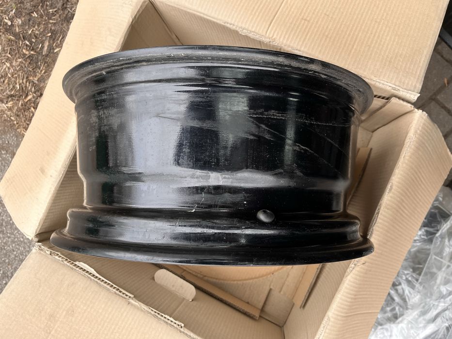 Alufelgi, jak nowe używane przez 3- miesiące