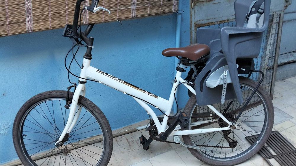 Bicicleta  com cadeira criança