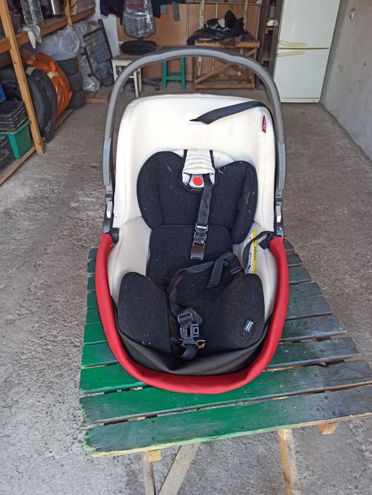 Крісло дитяче автомобільне