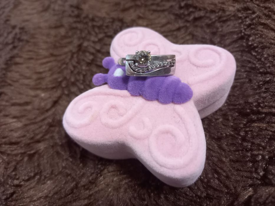 Продам срібні сережки