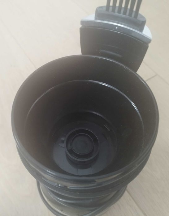Młynek do kawy DeLonghi KG 49
