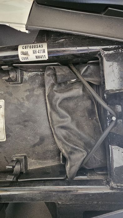 Honda CBF 600 SA com malas laterais e top case Givi